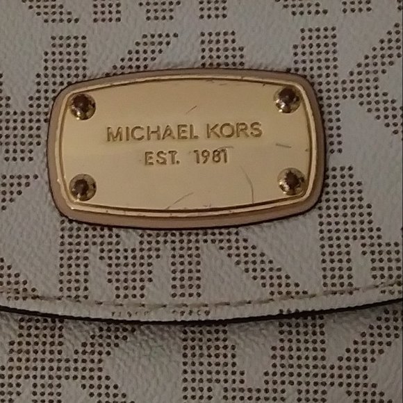 Michael Kors Jet Set Travel Large Trifold Leather/PVC Wallet - Picture 5 of 13